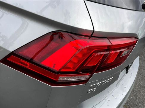 Used 2021 Volkswagen Tiguan SE image 27