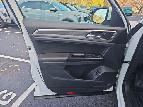 Certified 2021 Volkswagen Atlas SEL image 13