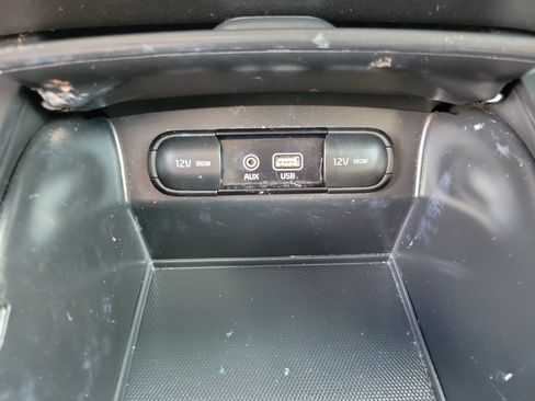 Used 2020 Kia Sorento L FWD image 12