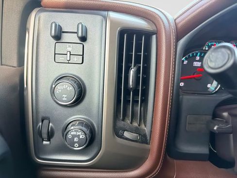 Used 2018 Chevrolet Silverado 1500 High Country image 36