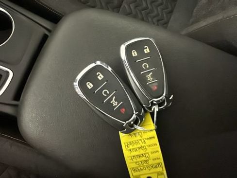 Used 2023 Chevrolet Equinox LT FWD image 20