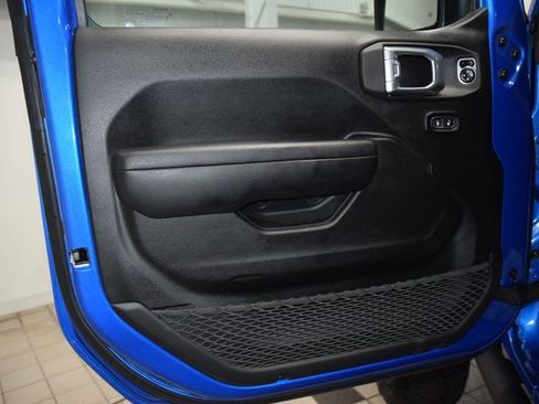 Used 2024 Jeep Gladiator Rubicon w/ Convenience Group image 37