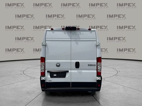 Used 2026 RAM ProMaster 2500 w/ Convenience Group FWD image 4