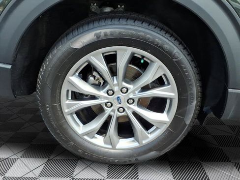 Used 2022 Ford Explorer XLT w/ Equipment Group 202A AWD/4WD image 30