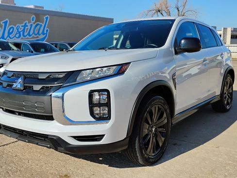 Used 2023 Mitsubishi Outlander Sport AWD image 3