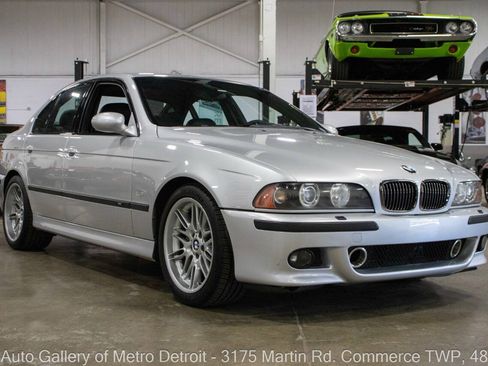 Used 2003 BMW M5 RWD image 10