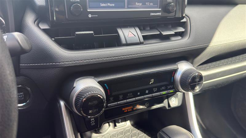Used 2021 Toyota RAV4 XLE AWD/4WD image 35