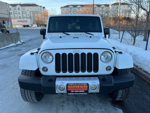 Used 2014 Jeep Wrangler Unlimited Sahara w/ Connectivity Group image 2