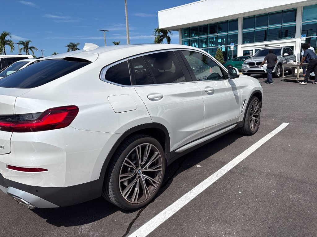 Used 2024 BMW X4 xDrive30i w/ Premium Package AWD/4WD image 8