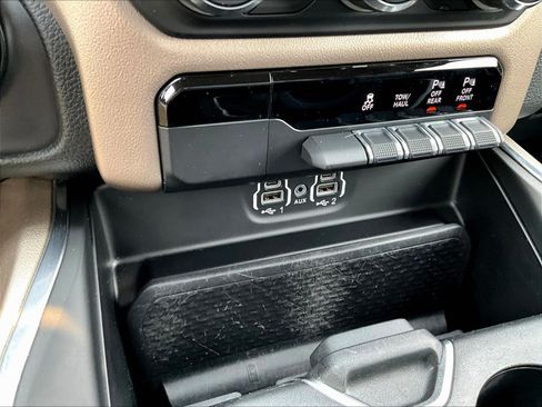 Used 2020 RAM 1500 Laramie AWD/4WD image 17