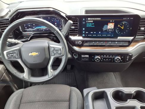 Used 2025 Chevrolet Silverado 1500 LT RWD image 12