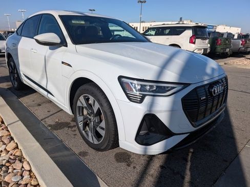 Used 2021 Audi e-tron Premium w/ Towing Package image 3