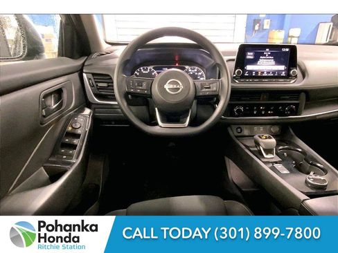 Used 2024 Nissan Rogue S image 4