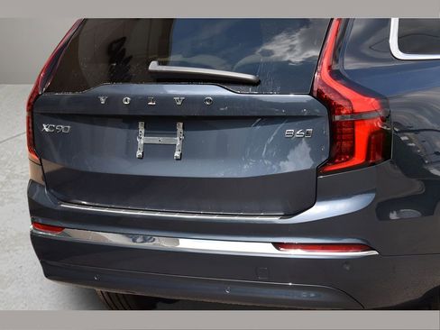 New 2026 Volvo XC90 B6 Plus w/ Protection Package Premier image 30