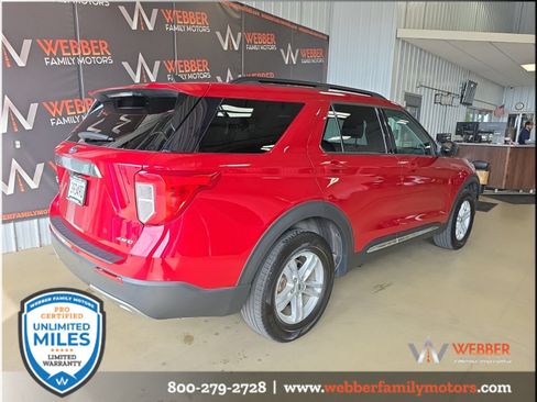 Used 2024 Ford Explorer XLT w/ Equipment Group 202A AWD/4WD image 4