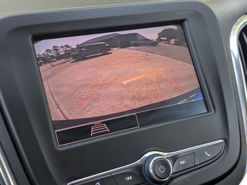 Used 2022 Chevrolet Equinox LT image 16