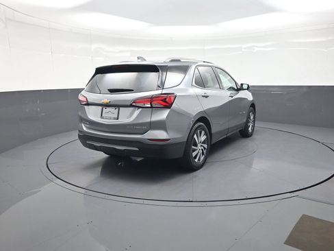 Used 2024 Chevrolet Equinox Premier AWD/4WD image 3