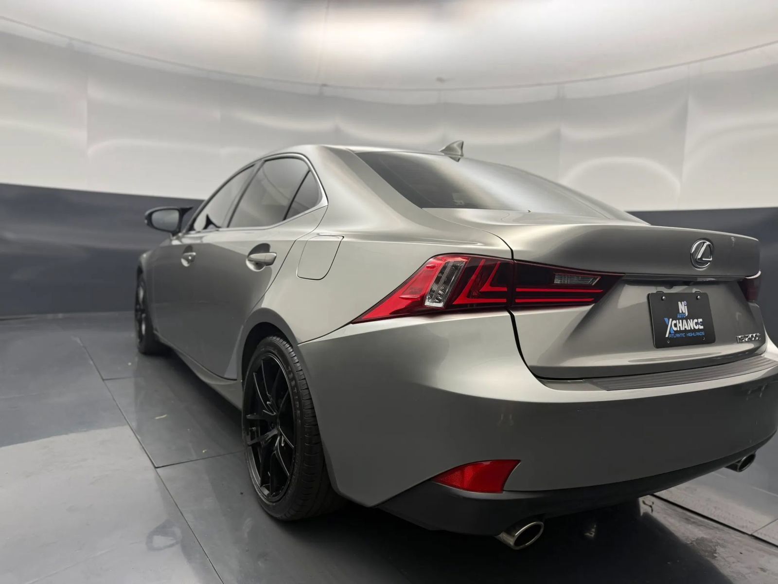 Used 2016 Lexus IS 200t RWD image 3