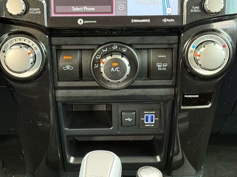 Used 2022 Toyota 4Runner TRD Off-Road Premium w/ Moonroof Package image 24