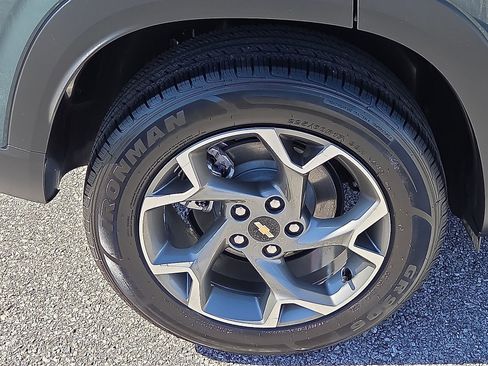 Used 2025 Chevrolet Trax LT image 7