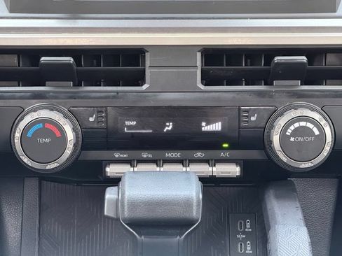 Used 2025 Toyota Tacoma SR5 AWD/4WD image 23