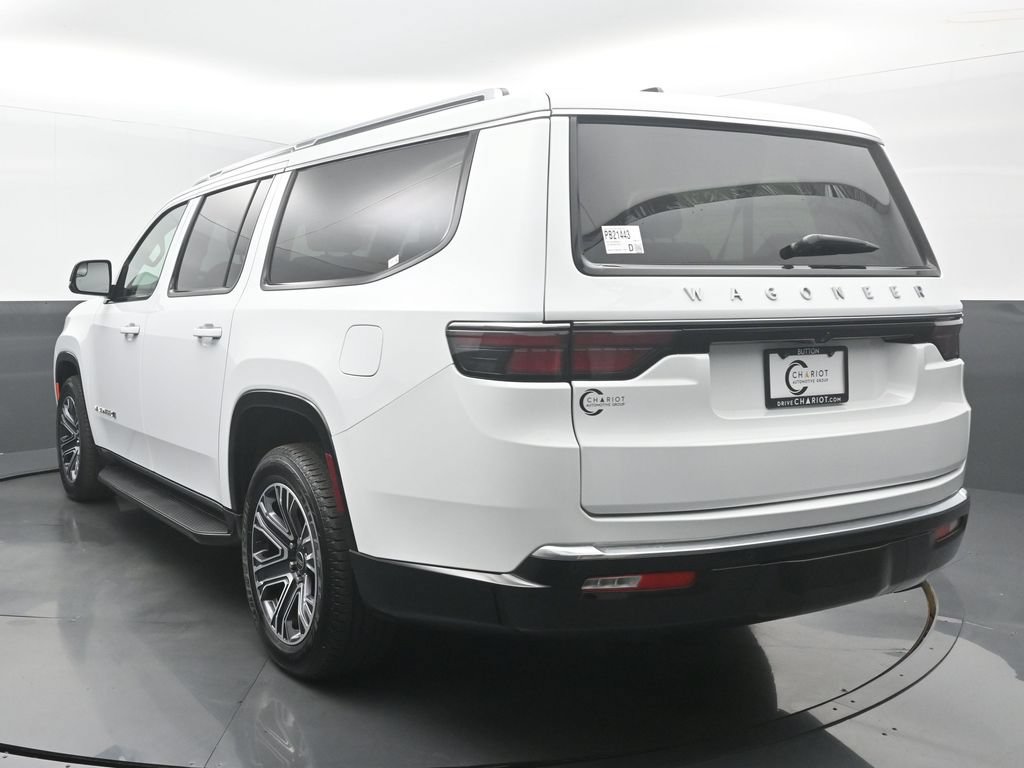 Used 2025 Jeep Wagoneer L 4WD image 4