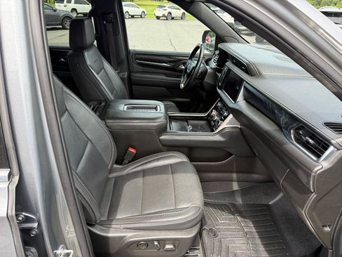 Used 2022 GMC Yukon XL Denali AWD/4WD image 25