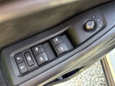Used 2023 Jeep Grand Cherokee L Laredo w/ Luxury Tech Group I AWD/4WD image 23
