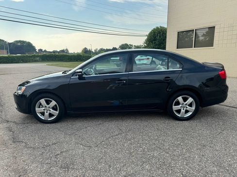 Used 2013 Volkswagen Jetta SE FWD image 5