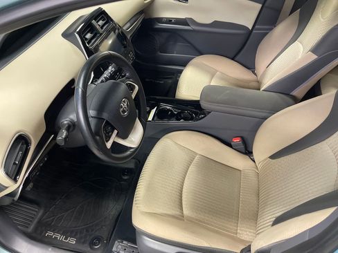 Certified 2017 Toyota Prius Three FWD image 13