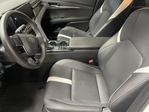 Used 2025 Toyota Camry SE w/ Multimedia Upgrade Package FWD image 16