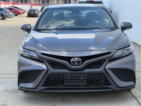 Used 2023 Toyota Camry SE image 7