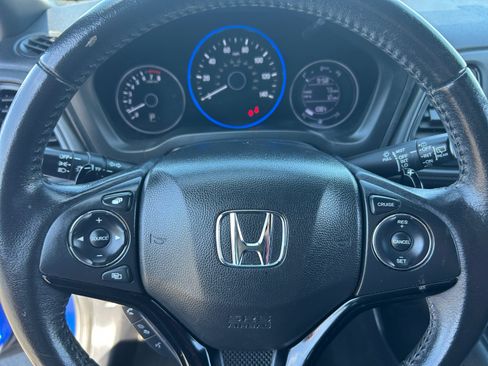 Used 2020 Honda HR-V Sport image 9
