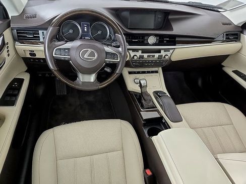 Used 2018 Lexus ES 350 w/ Luxury Package w/Wood Trim image 13