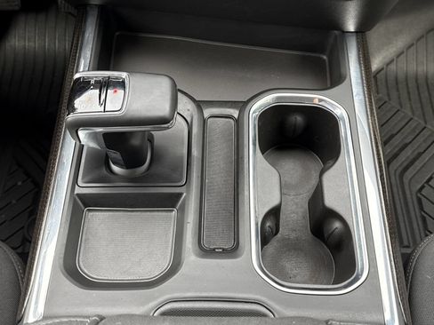 Used 2025 Chevrolet Silverado 1500 LT AWD/4WD image 25