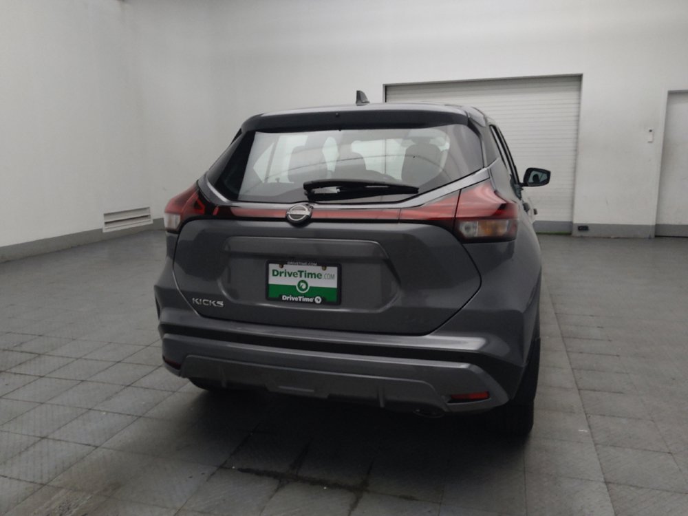 Used 2023 Nissan Kicks S FWD image 7