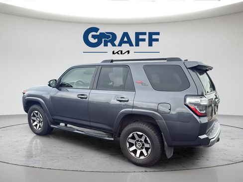 Used 2020 Toyota 4Runner TRD Off-Road Premium w/ Moonroof Package AWD/4WD image 4