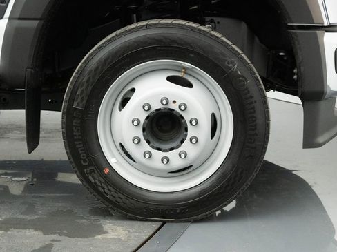 New 2025 Ford F450 XL w/ XL Chrome Package image 19