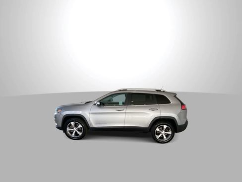 Used 2019 Jeep Cherokee Limited image 5
