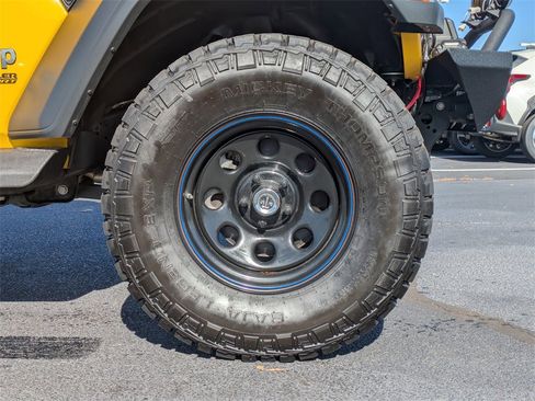 Used 2018 Jeep Wrangler Sport image 12