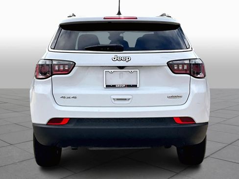 Used 2025 Jeep Compass Latitude image 5