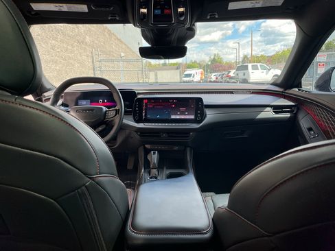 New 2024 Dodge Charger R/T w/ Plus Group image 19