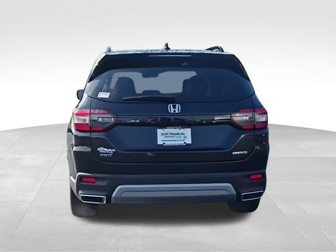 Used 2024 Honda Pilot Touring image 8