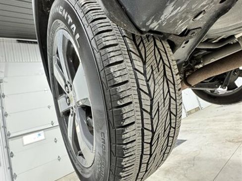 Used 2020 Chevrolet Traverse LT w/ LT Premium Package image 17