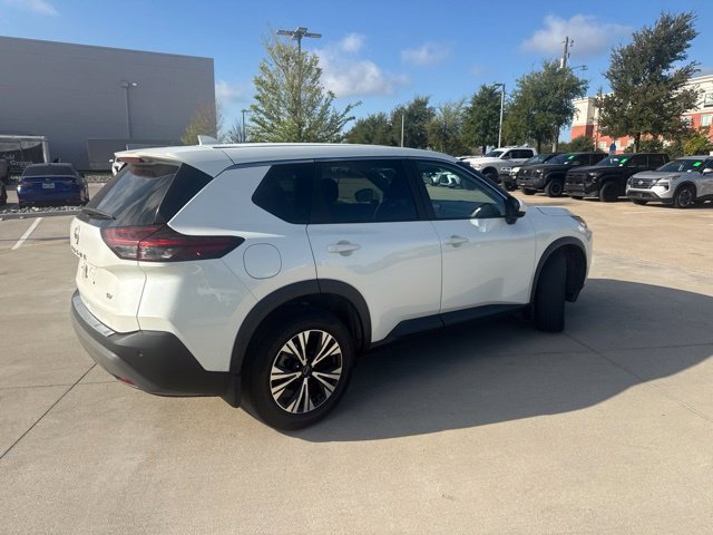 Used 2023 Nissan Rogue SV FWD image 3