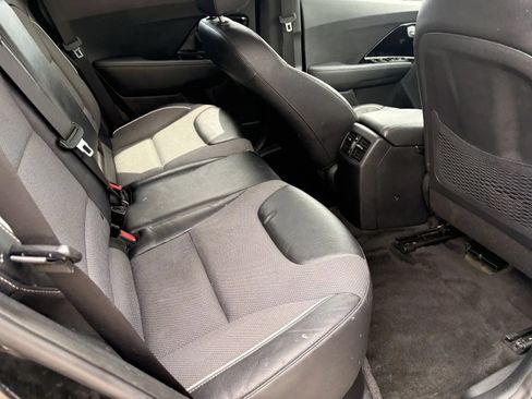 Used 2022 Kia Niro EX FWD image 7