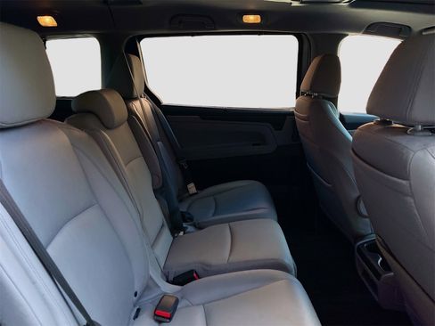 Used 2023 Honda Odyssey Touring image 29