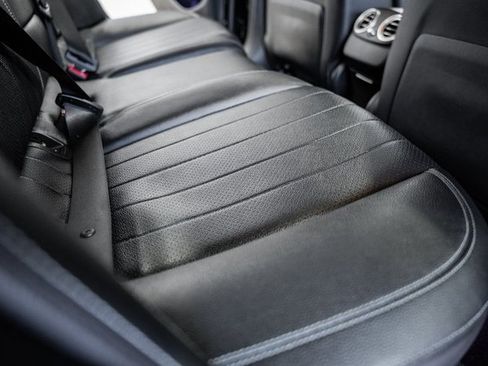 Used 2018 Mercedes-Benz E 300 4MATIC image 28