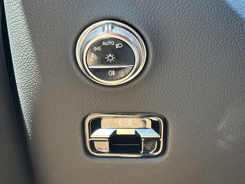 Used 2026 Mercedes-Benz GLC 300 4MATIC image 12