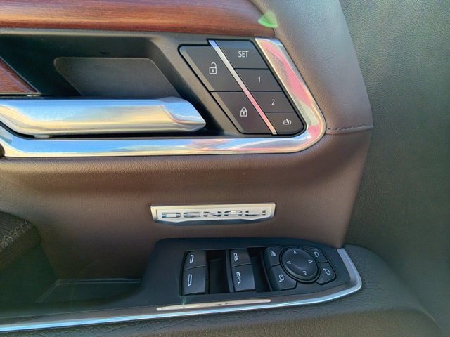 Used 2023 GMC Sierra 1500 Denali w/ Technology Package AWD/4WD image 12